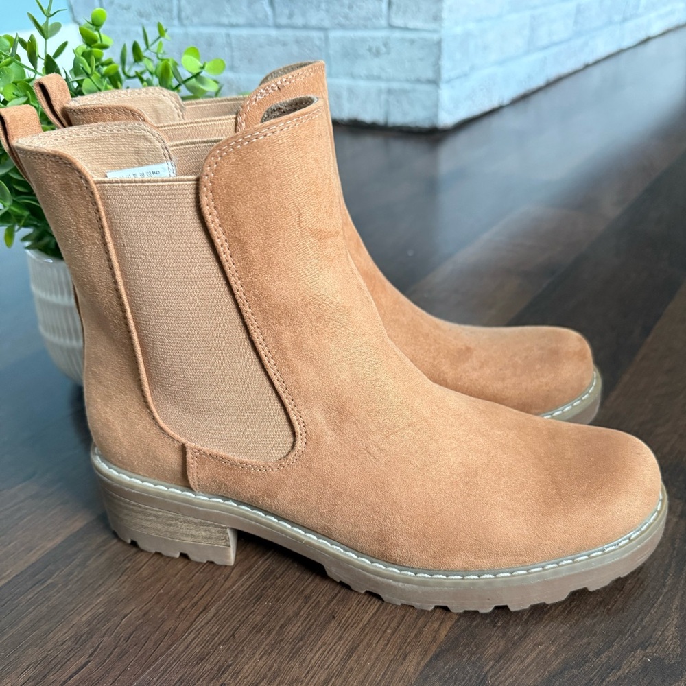 Universal Thread Celina Suede Ankle Boots - Picture 6 of 11